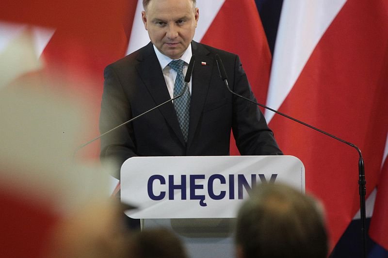 Sympatycy Andrzeja Dudy zaatakowali opozycję w Chęcinach.