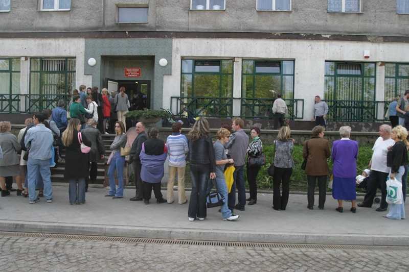 Polacy nie zgodziliby się na cięcia świadczeń socjalnych.