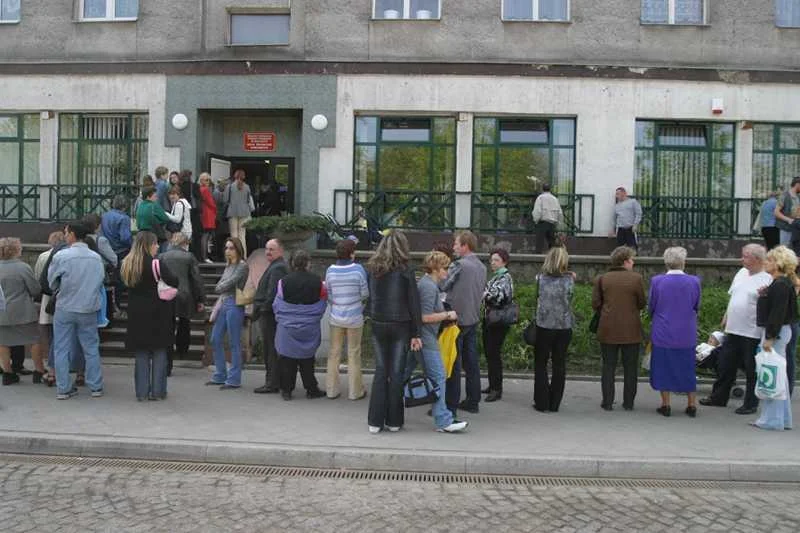 Polacy nie zgodziliby się na cięcia świadczeń socjalnych.