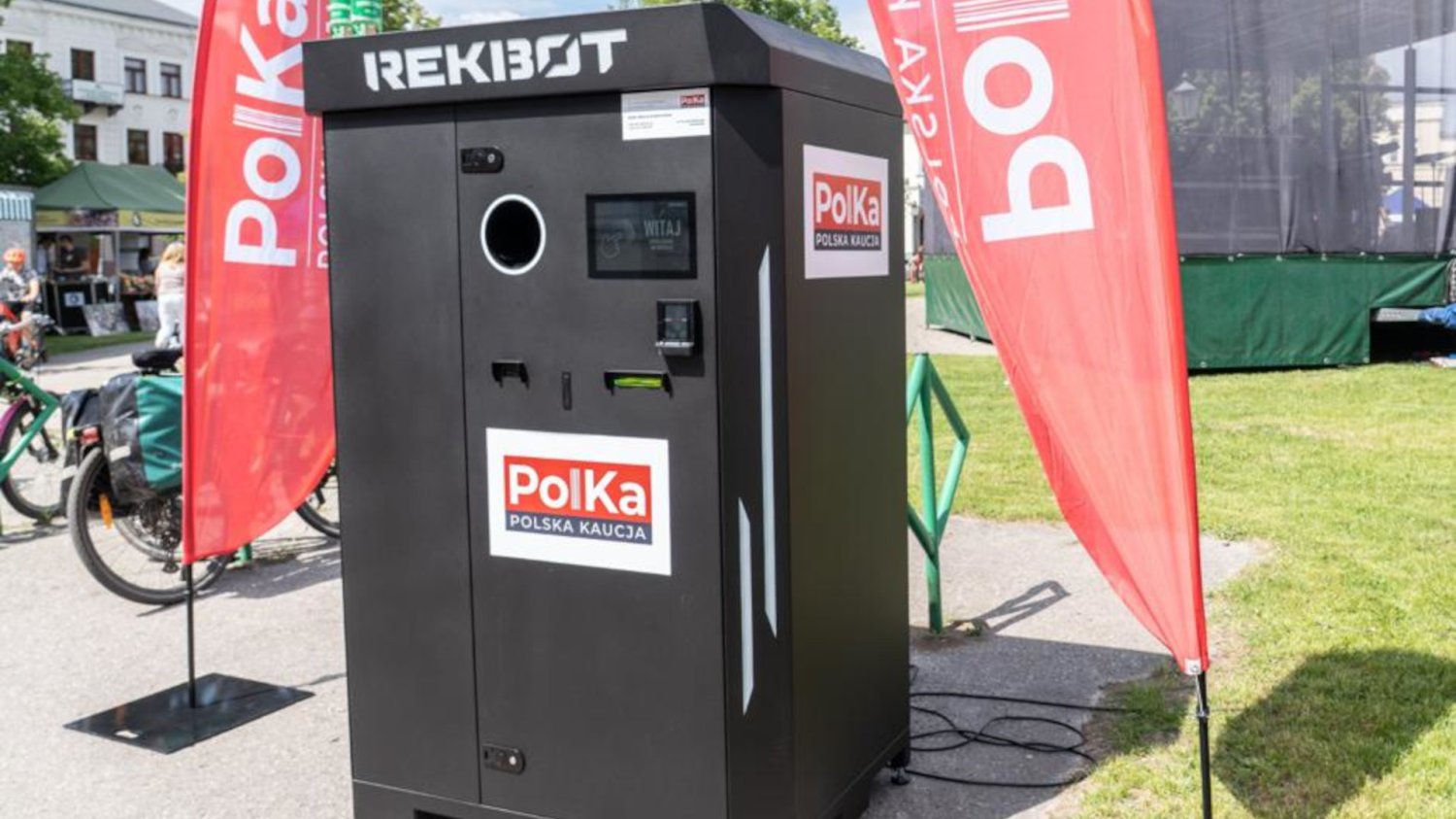 Nowoczesny zwrotomat pozwala odzyskać pieniądze od razu na kartę płatniczą