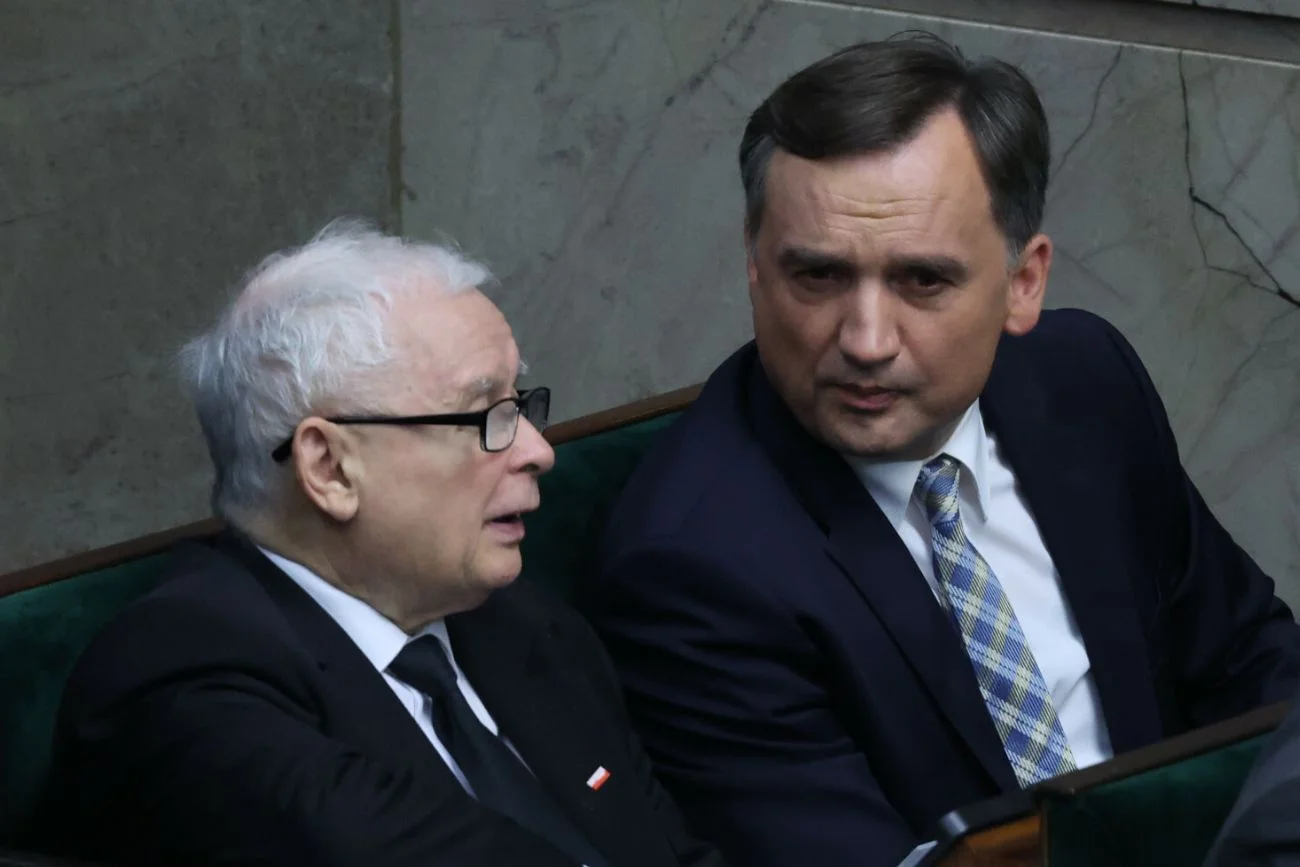 Jarosław Kaczyński może stracić przez "taśmy ziobrystów". W grę wchodzą miliony z subwencji