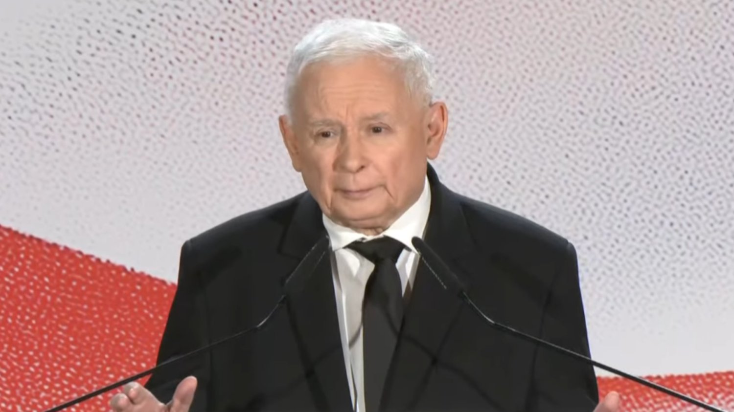 Na co choruje Jarosław Kaczyński? Poseł PiS mówi o zapelniu płuc Stan zdrowia Jarosława Kaczyńskiego. To może być zapalenie płuc?