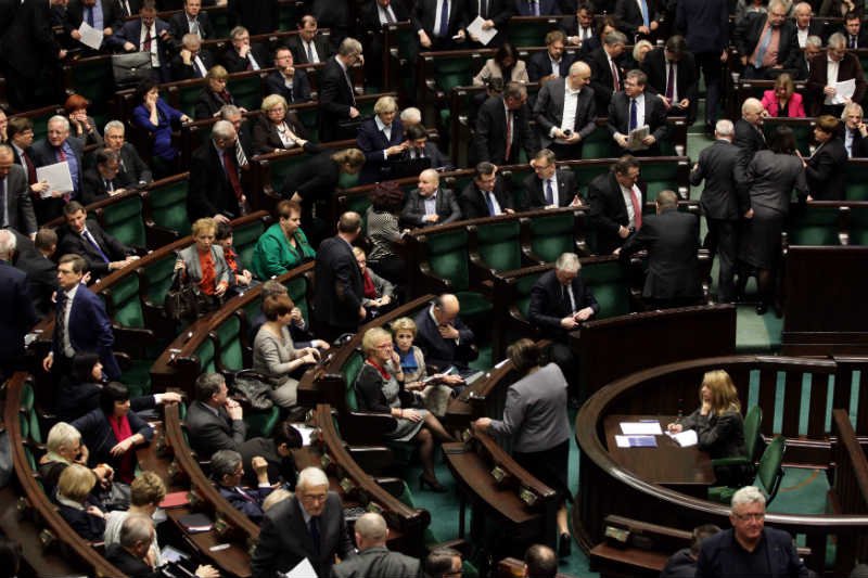 W nocy Sejm obradował nad ustawą o górnictwie.