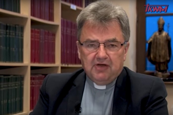 Ks. prof. Paweł Bortkiewicz sugeruje, że awaria oczyszczalni ścieków to kara Boża za grzech w Płocku.