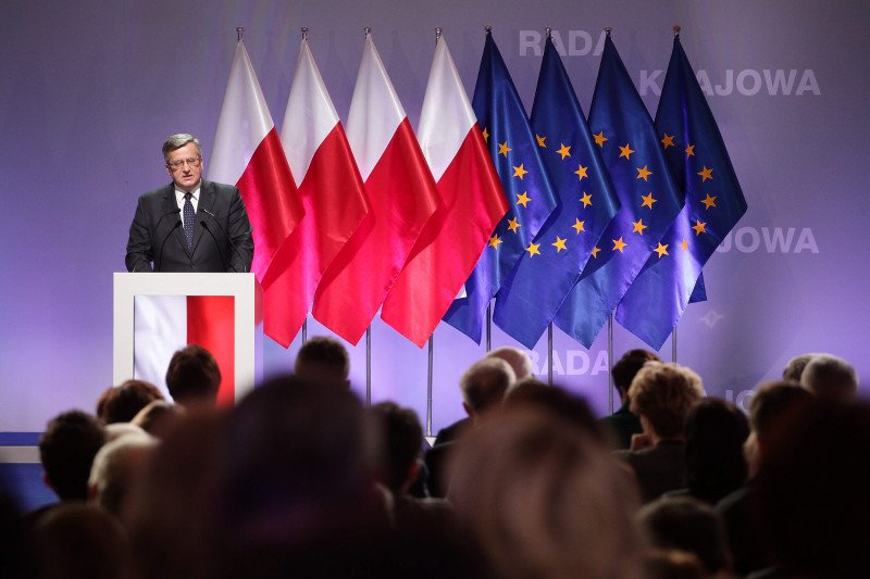 Bronisław Komorowski musi zawalczyć o młodych, na razie nie wykorzystuje szansy.