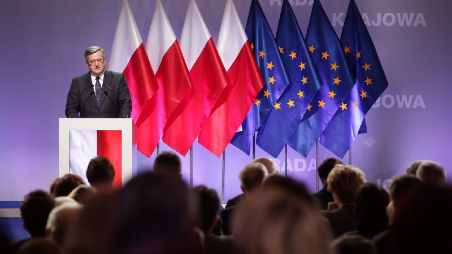 Bronisław Komorowski musi zawalczyć o młodych, na razie nie wykorzystuje szansy.
