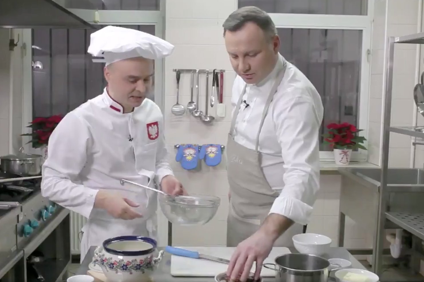 Andrzej Duda przed świętami wziął się za gotowanie.