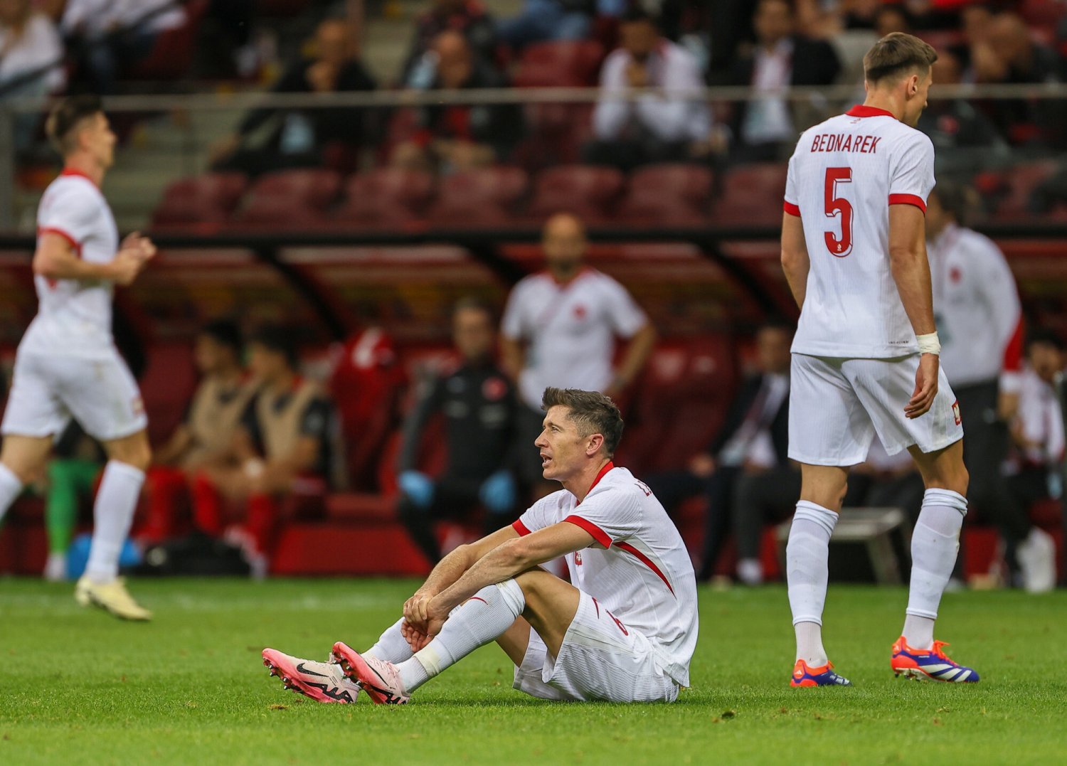 Robert Lewandowski nie zagra w meczu z Holandią, w pierwszym spotkaniu Polski na Euro 2024. Może też opuścić kolejne starcia