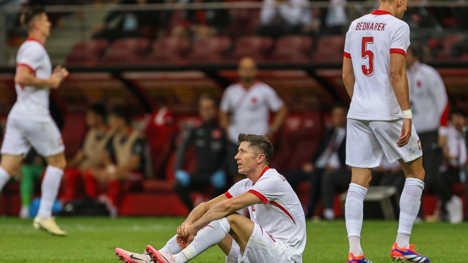 Robert Lewandowski nie zagra w meczu z Holandią, w pierwszym spotkaniu Polski na Euro 2024. Może też opuścić kolejne starcia