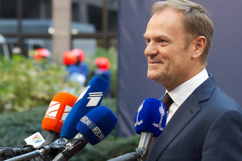 PiS zrobił najlepszy prezent Tuskowi. Walka z nim pokazała, jak wielkim poparciem cieszy się w Europie były szef polskiego rządu.