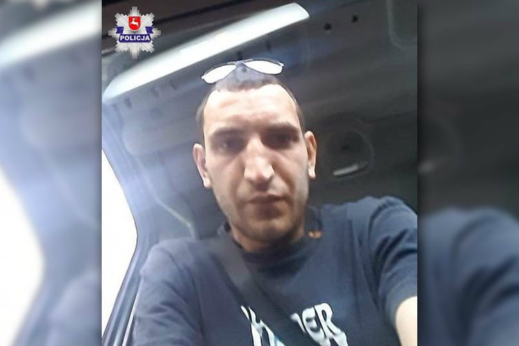 Mężczyzna próbował odblokować skradziony telefon. Ten jednak niespodziewanie zrobił mu selfie.