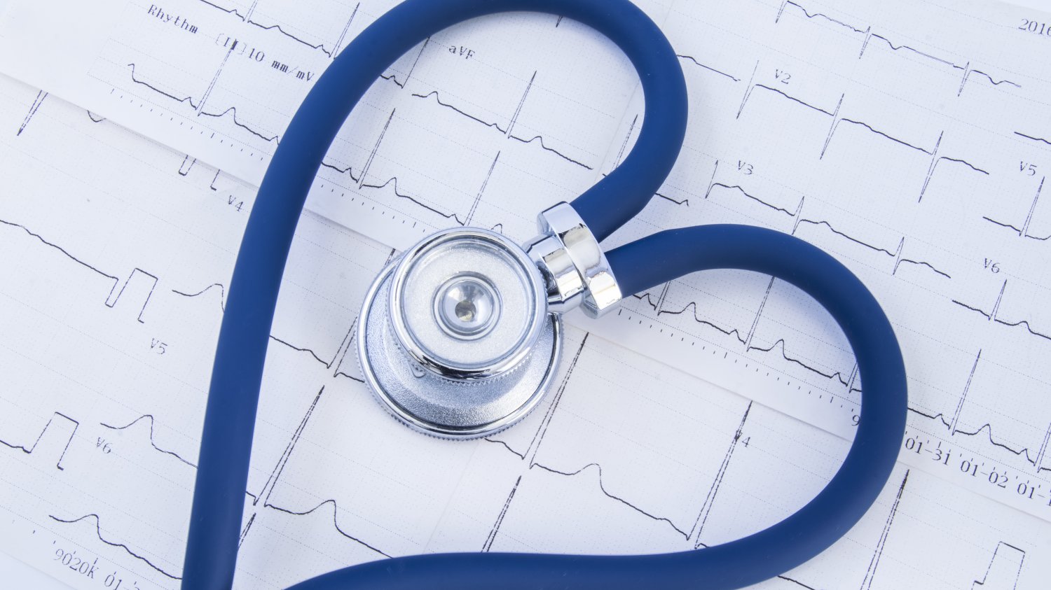 EKG — elektrokardiogram ze stetoskopem w kształcie serca.