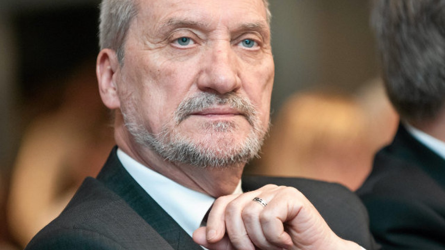 Nowy raport zespołu Macierewicza w sprawie katastrofy smoleńskiej przygotował m.in. prof. Nowaczyk.