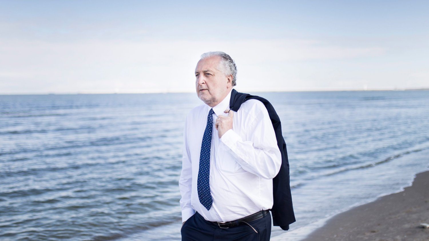 Ci, którzy niszczą Polskę, są tchórzami - mówi naTemat.pl były prezes TK prof. Andrzej Rzepliński.