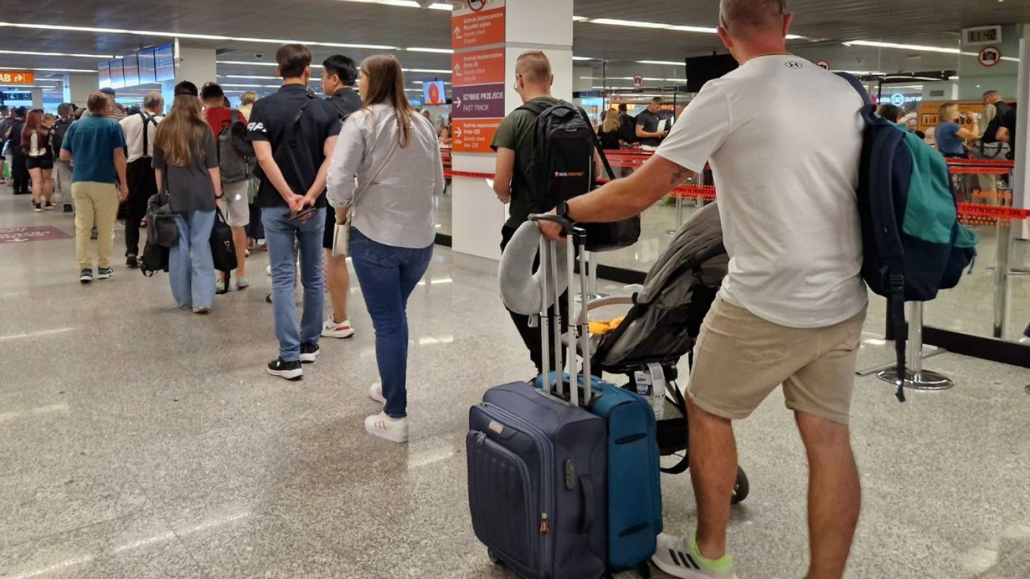 Pasażerowie ponad dobę czekali na start z Lotniska Chopina