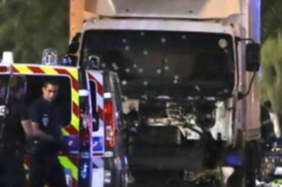 Cztery siostry z Krzyszkowic wyjechały do Francji. Dwie zginęły w Nicei. Wciąż nie sprowadzono ich ciał. Natomiast dwie ocalałe siostry dotarły do domu dopiero w sobotę.