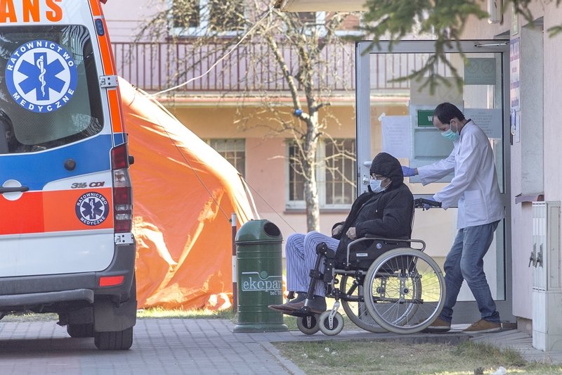 Pracownicy szpitala w Pleszewie objęci kwarantanną.