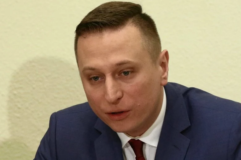 Krzysztof Brejza stał się obiektem ataku reporterów TVP. Tak bardzo się zapamiętali, że przy okazji "ustrzelili" wpływową działaczkę Prawa i Sprawiedliwości.