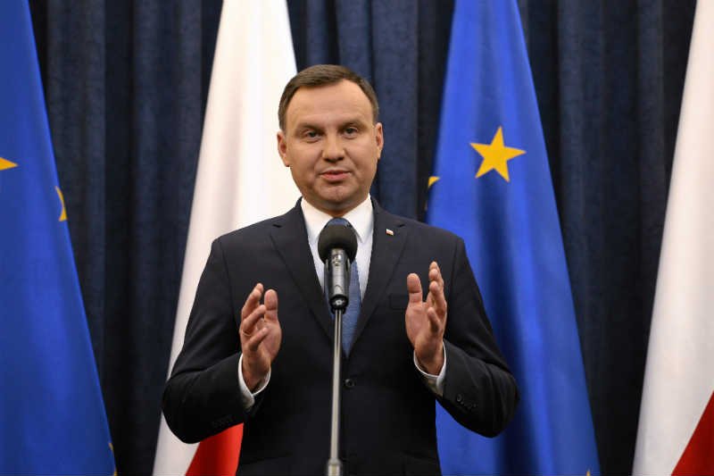 Andrzej Duda przekonywał, że ustawa przyjęta przez PiS umacnia Trybunał Konstytucyjny.