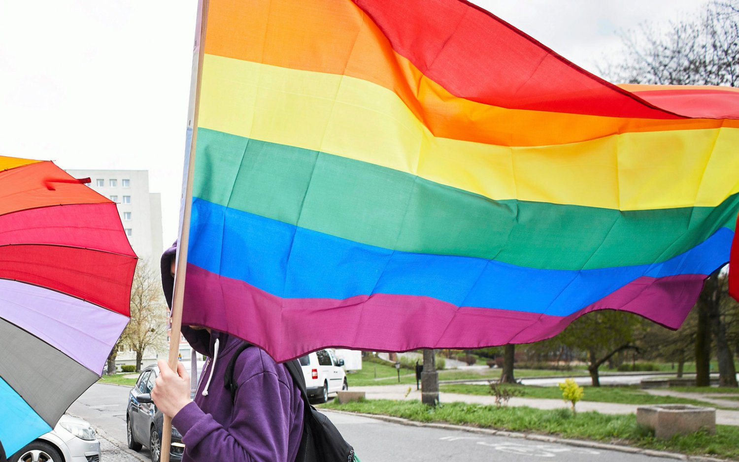 Ze szkoły w Rybniku usunięto osobę transseksualną. Dyrekcja placówki twierdzi, że powodem były jedynie wagary i złe oceny, ale pojawiają się oskarżenia o nietolerancję.