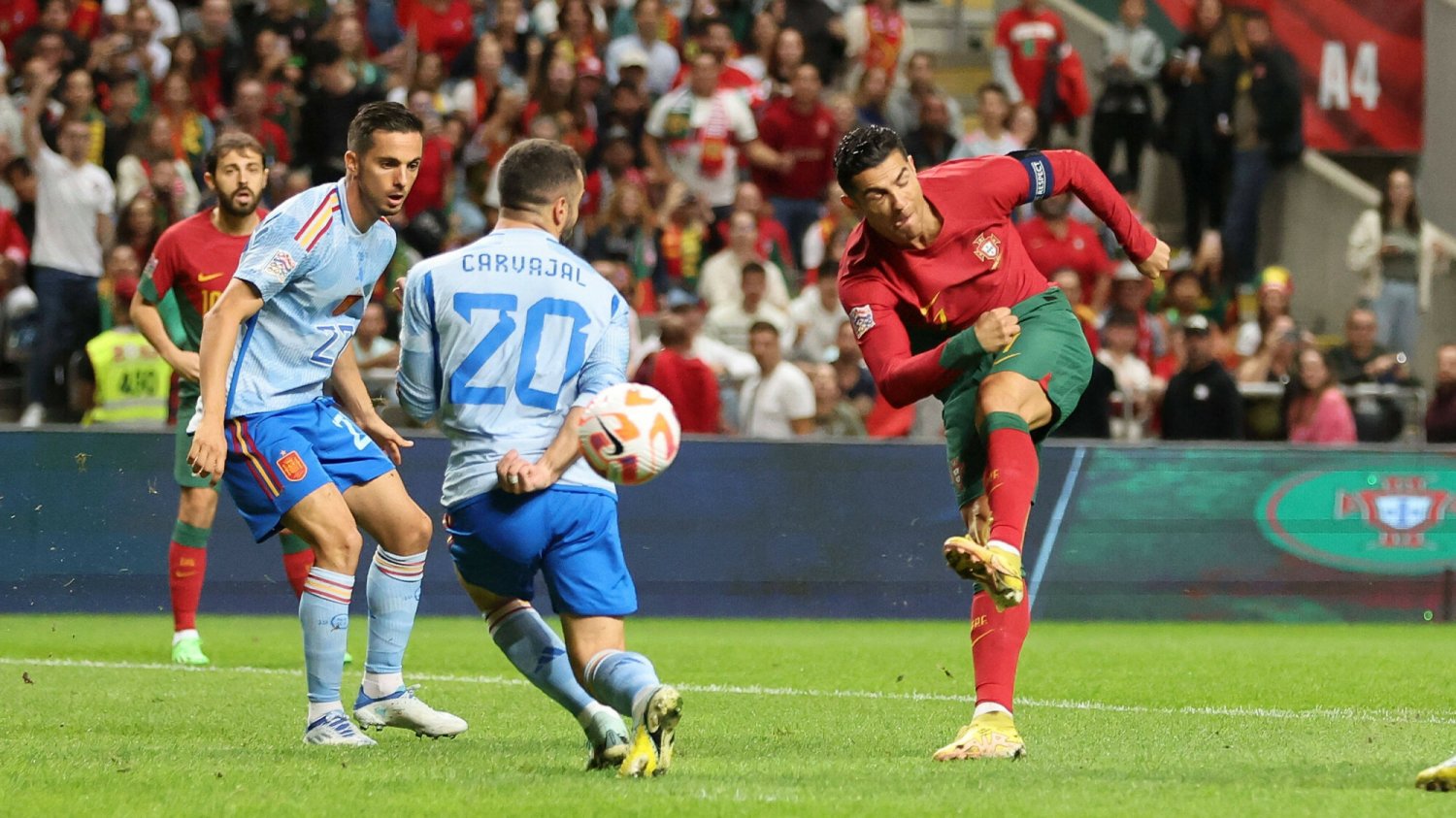 Hiszpanie wyszarpali Portugalii awans do finałów Ligi Narodów. Bramka na wagę złota