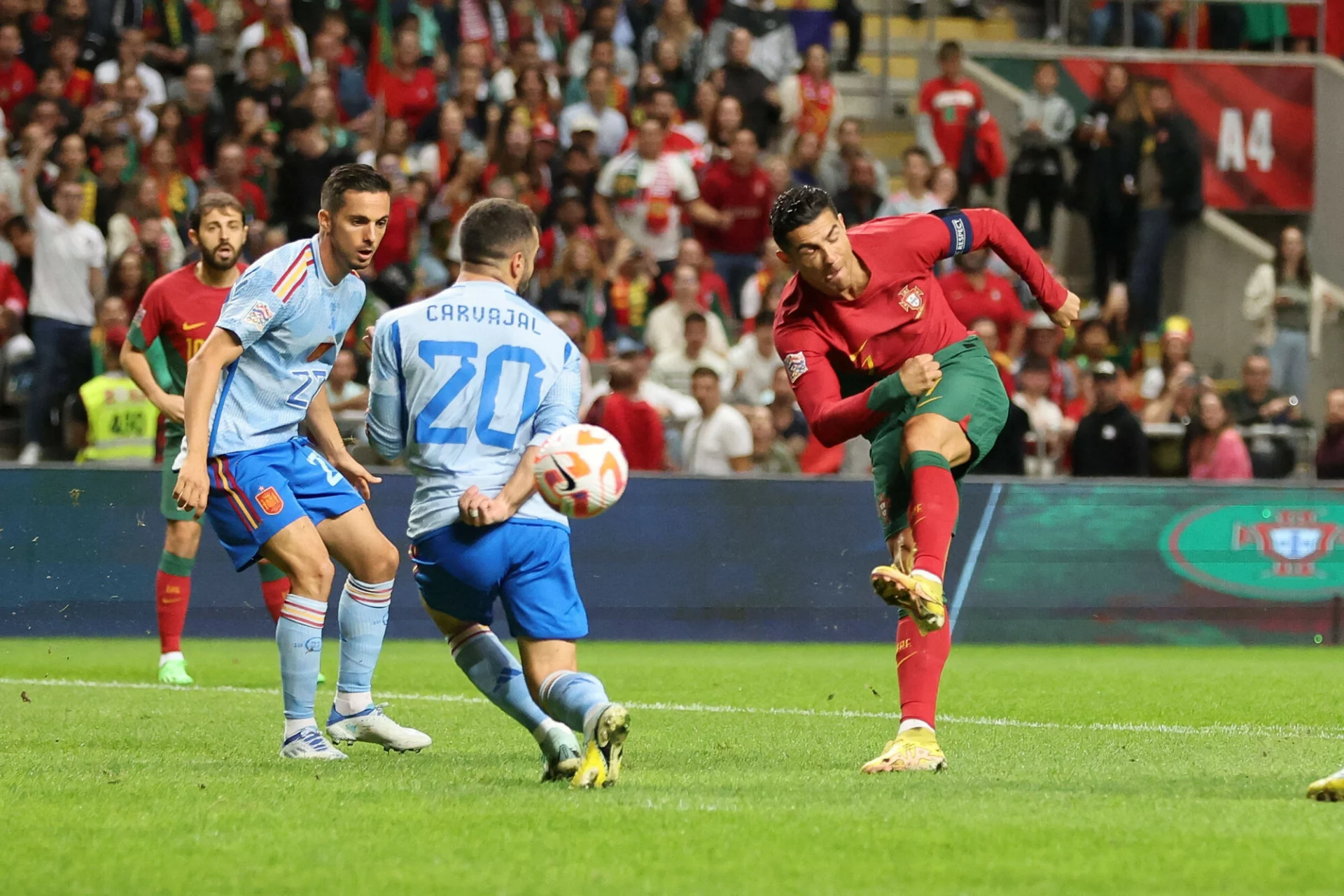 Hiszpanie wyszarpali Portugalii awans do finałów Ligi Narodów. Bramka na wagę złota