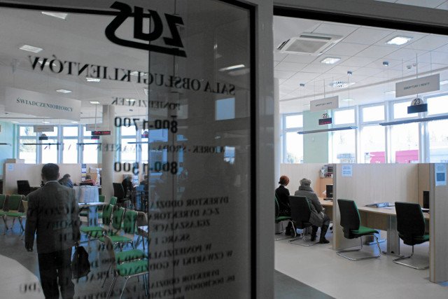 Czy Rafał Brzoska rozbije kolejny państwowy monopol? Chce wypłacać emerytury z ZUS. W puli 300 mln zł