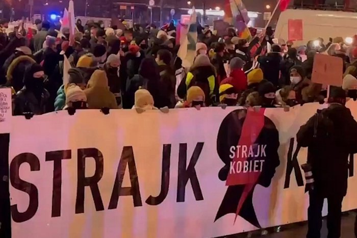 Polki i Polacy ponownie wyszli na ulice miast, aby protestować w sprawie aborcji