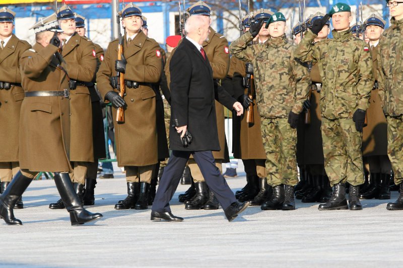 Wychodzimy z Eurokorpusu? Minister Macierewicz zaprzecza tym doniesieniom.