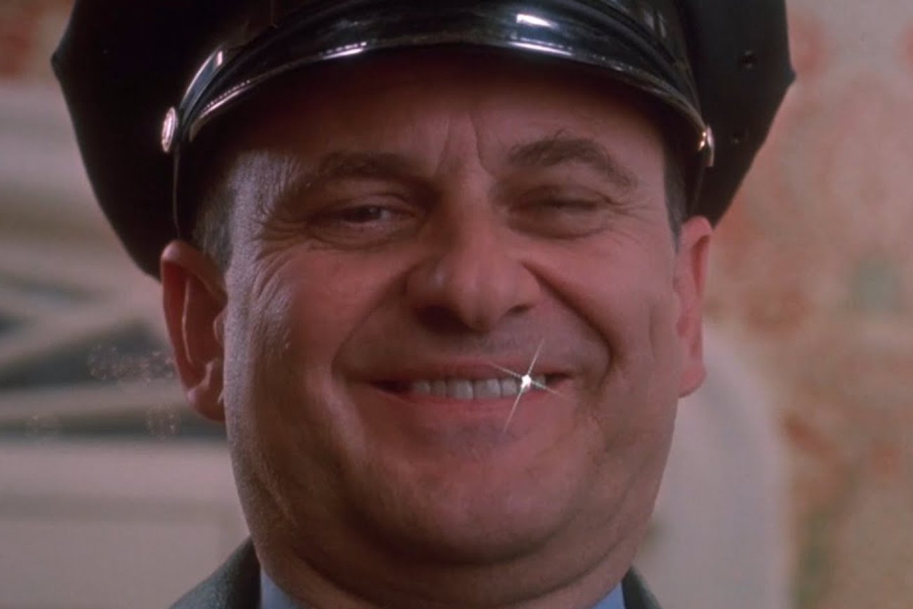 Kim jest policjant z filmu "Kevin sam w domu"?