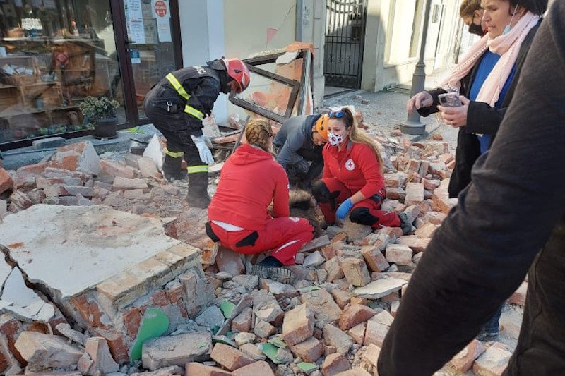 Miasto Petrinja znalazło się pod gruzami.