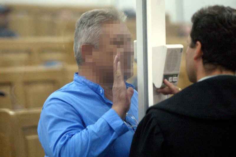 Zdaniem dziennikarzy tygodnika "Newsweek", na reprywatyzacji w Warszawie fortuny robili ludzie związani z mafią. Na zdjęciu – Mirosław D. pseudonim Malizna, jeden z bohaterów reportażu na ten temat, podczas procesu mafii pruszkowskiej w 2002 r.