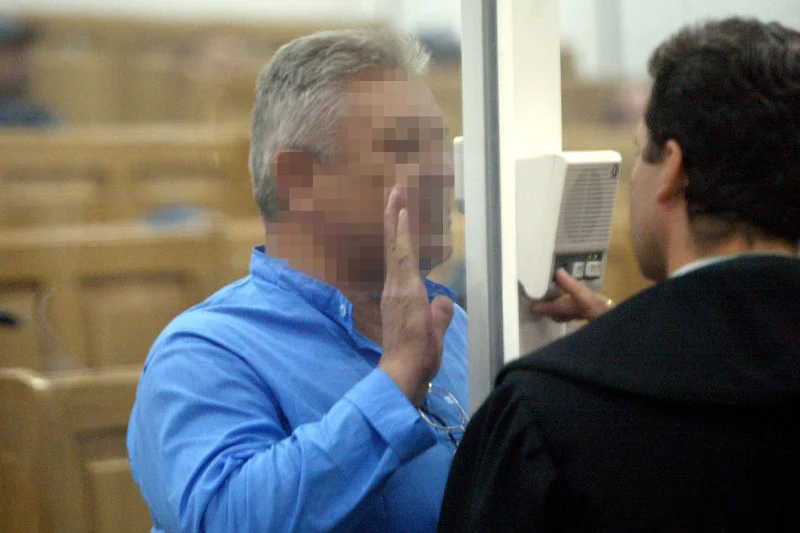 Zdaniem dziennikarzy tygodnika "Newsweek", na reprywatyzacji w Warszawie fortuny robili ludzie związani z mafią. Na zdjęciu – Mirosław D. pseudonim Malizna, jeden z bohaterów reportażu na ten temat, podczas procesu mafii pruszkowskiej w 2002 r.