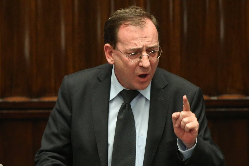 Minister Mariusz Kamiński stwierdził, że w strategicznych spółkach Skarbu Państwa konieczny jest stały monitoring służb specjalnych