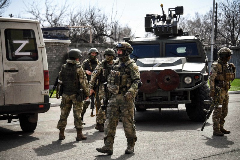 Rosjanie odmówili wykonania rozkazu dowódcy. Mieli wrzucić granaty do piwnicy, w której były dzieci