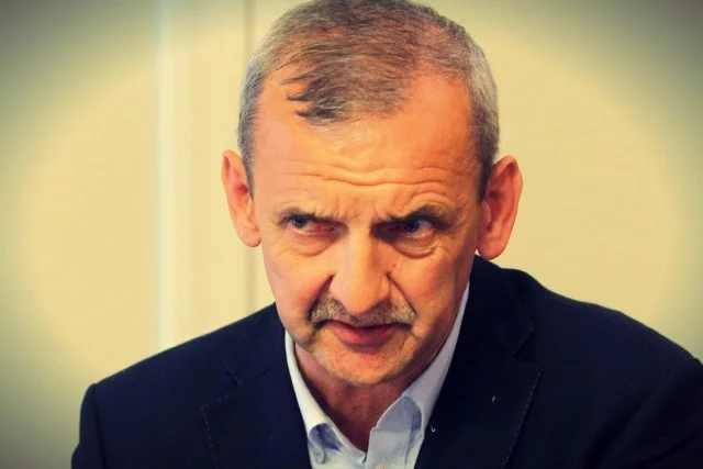 Sławomir Broniarz złoży pozew przeciw "Gazecie Polskiej" za szokującą okładkę.