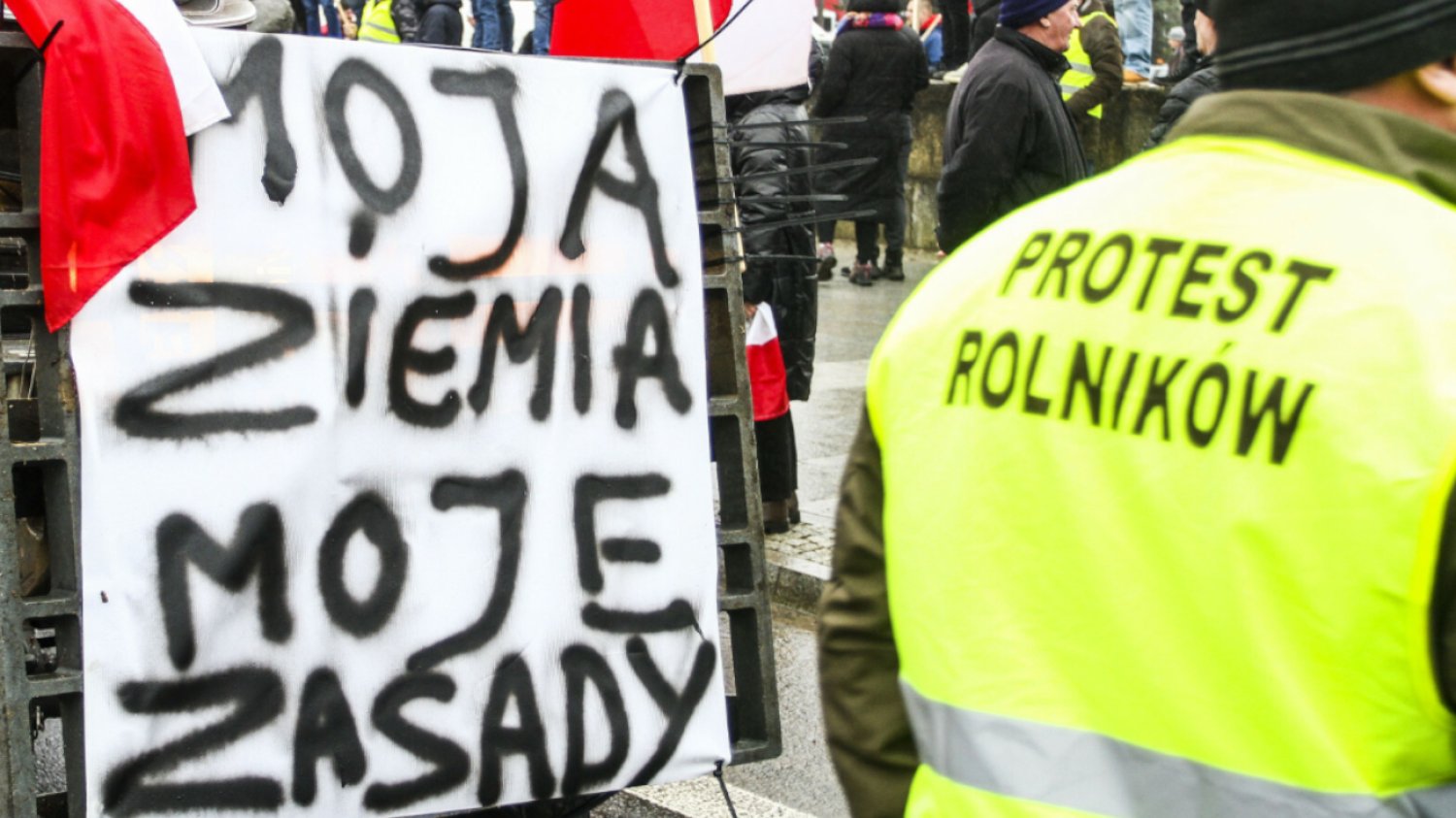Pokazali, co polscy rolnicy zrobili z ukraińskim zbożem. Pod filmem zaroiło się od kompromitujących komentarzy.