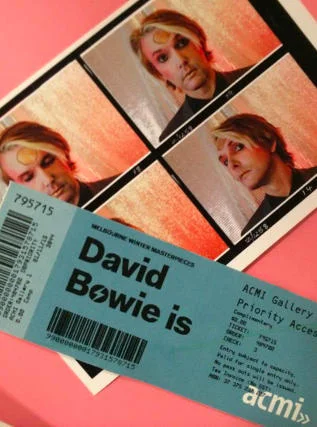 Brooker twierdzi, że jego styl życia jest bliski życiu Davida Bowiego w latach 70-tych.