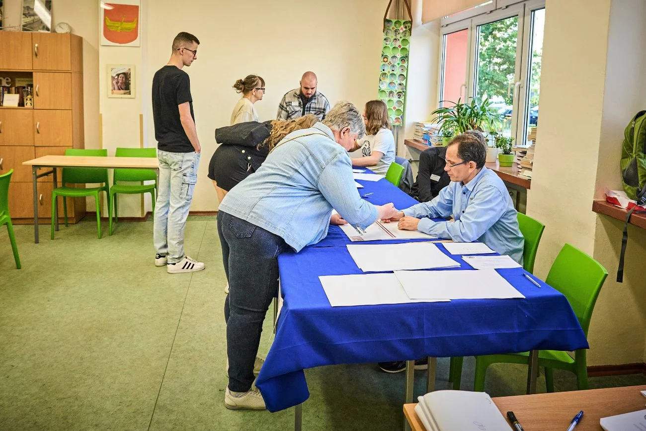 Polacy chcą głosować na podstawie nieważnych zaświadczeń o prawie do głosowania PKW o nieważnych zaświadczeniach o prawie do głosowania