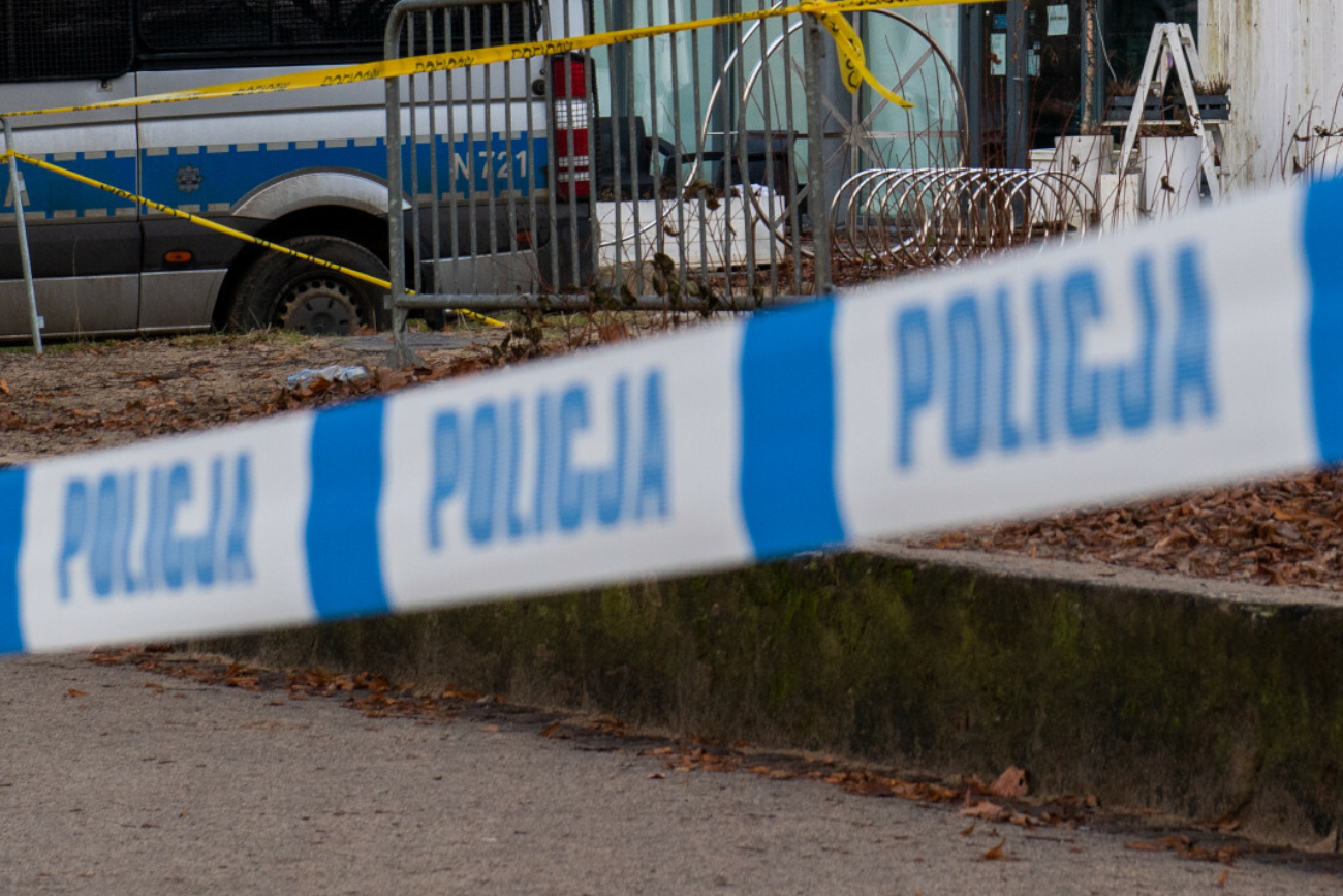 Ciało noworodka w śmietniku w Gdyni. Prokuratura ujawnia wstrząsające ustalenia.