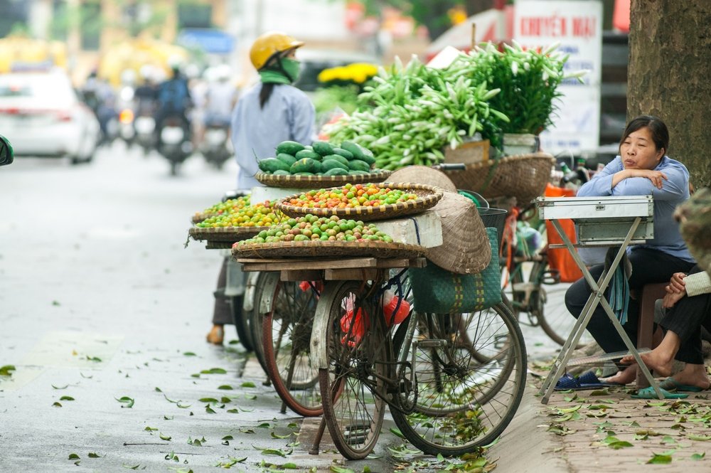 [url=http://shutr.bz/1kiyztt] Typowy uliczny sklepik w Hanoi [/url]