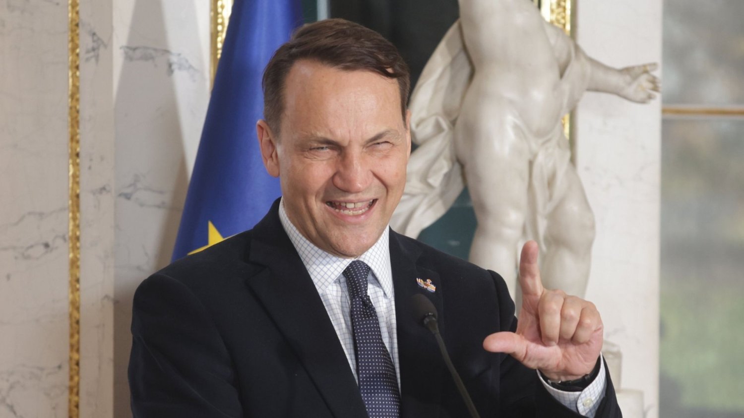 Zawrzało po słowach Sikorskiego do szefa MSZ Węgier. Już 3 tysiące reakcji Radosław Sikorski