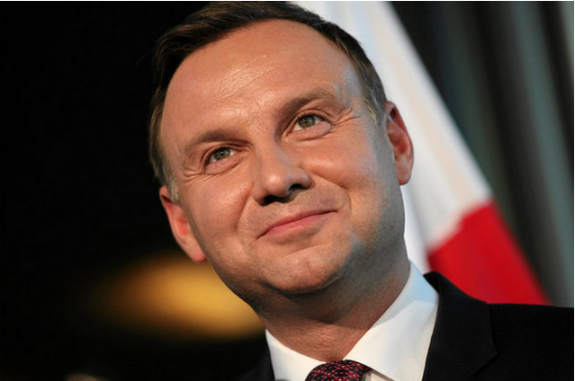 Prezydent Duda złożył projekt ustawy o obniżenie wieku emerytalnego.