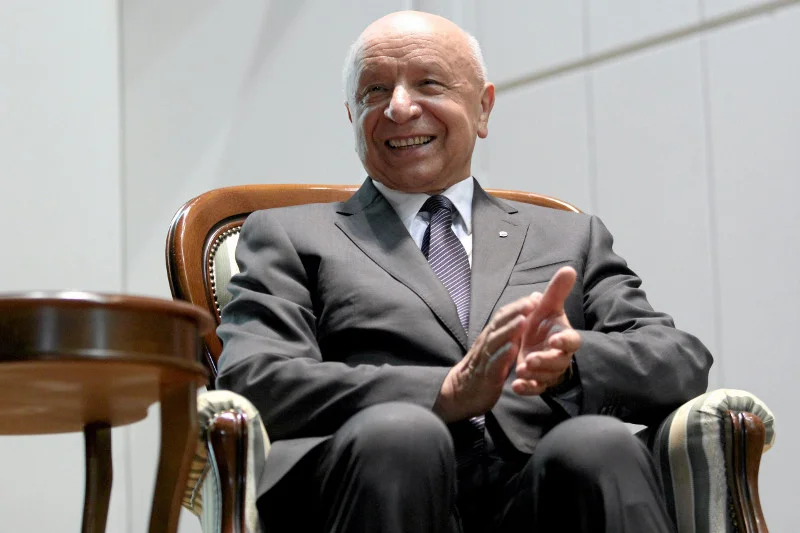 Prof. Chazan kolejny raz przekracza granice.