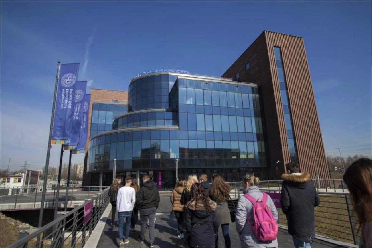 Uniwersytet Ekonomiczny w Katowicach chce kształcić zarządzania parafią