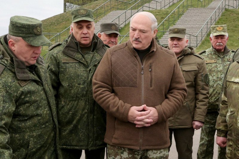 Łukaszenka planuje prowokację na polskiej granicy? "Drobna wymiana ognia"