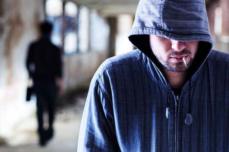 Ofiarą stalkera padł już co ósmy Polak. Psycholog społeczny tłumaczy, że stalking to nie tylko problem gwiazd, a głównym narzędziem takich przestępców jest internet.