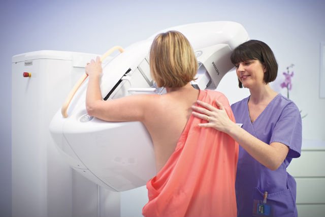 Mammografia to obecnie najlepsza metoda screeningu w kierunku raka piersi.