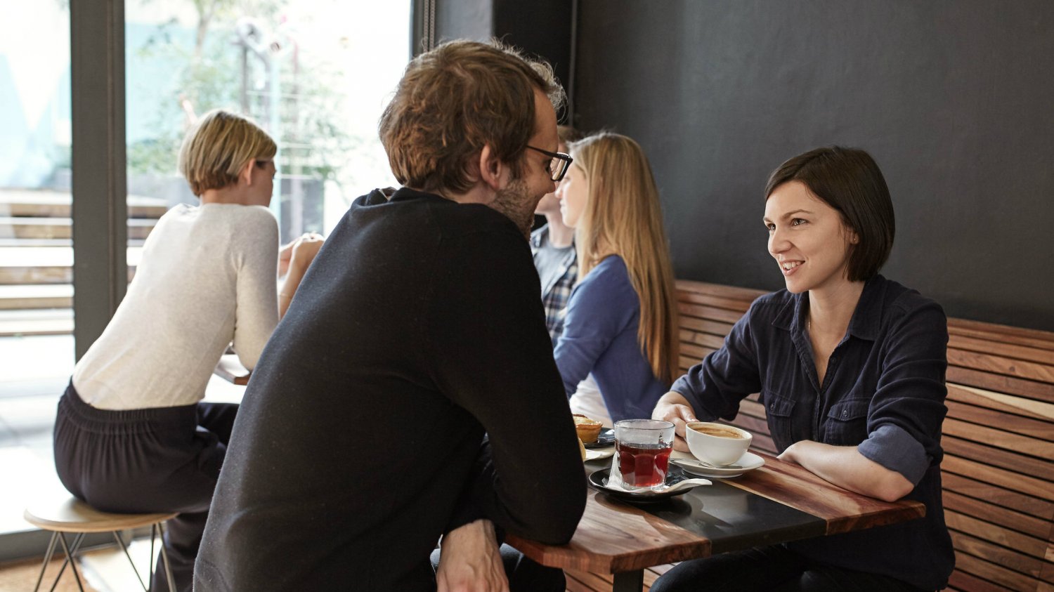 Postawa „psa ogrodnika” często niewiele ma wspólnego z zazdrością.