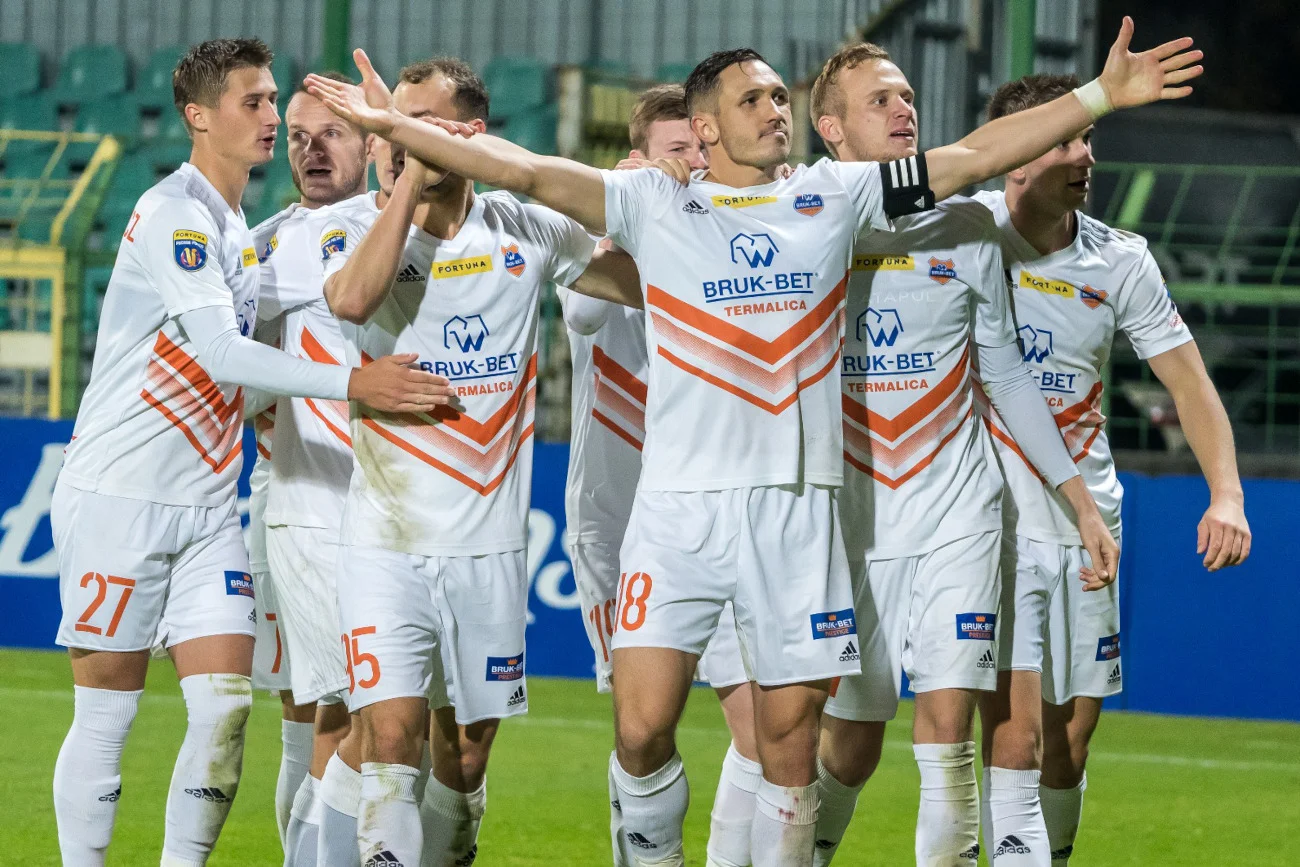 Najwięcej emocji w środowych meczach było w Katowicach, gdzie Bruk-Bet Termalica po dogrywce 2:1 ograła GKS.